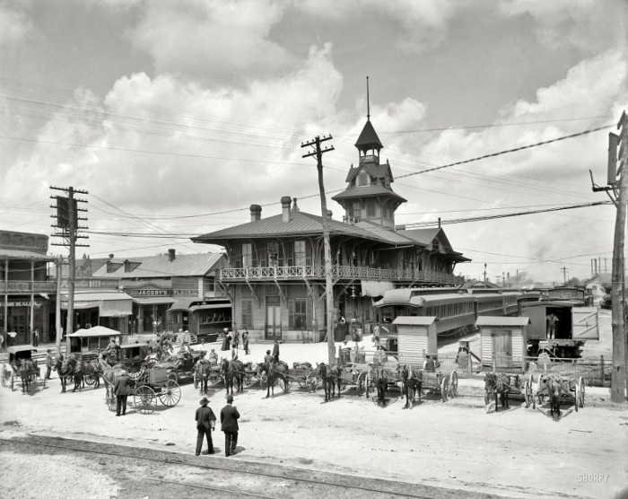03-Station-Louisville-Nashville-Florida-in-1910