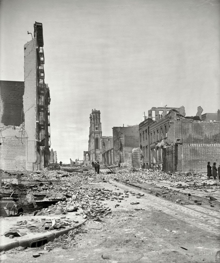06-Grant-Avenue-after-an-earthquake-in-San-Francisco-in-1906
