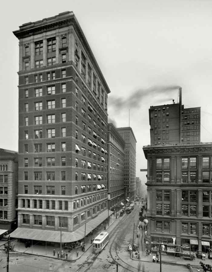 25-Valnut-Street-Cincinnati-Ohio-1910-that039s-Walnut-Street-