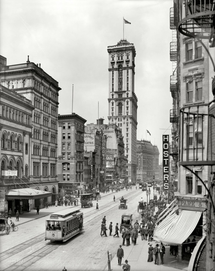 27-Broadway-and-the-building-of-The-Times-New-York-1915