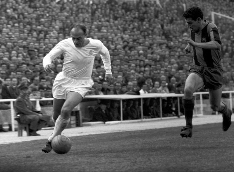 Former Spanish football star Di Stefano dies at the age of 88