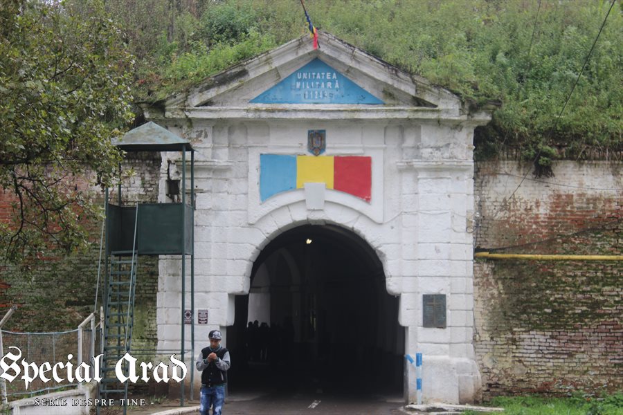 Cetatea Aradului luată cu asalt de copii! Zilele Porților Deschise la  unitatea militară (GALERIE) – Special Arad · ultimele știri din Arad