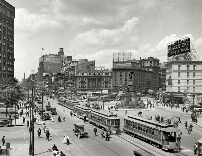 28-Woodward-Avenue-Detroit-Michigan-in-1917