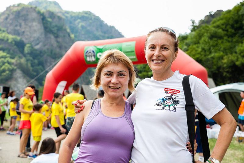 Cozia Mountain Run Ioana Reghiș și Diana Miazga