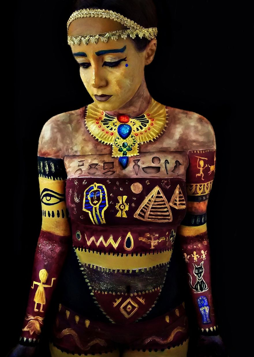 Brazilian-artist-makes-body-paint-herself1__880