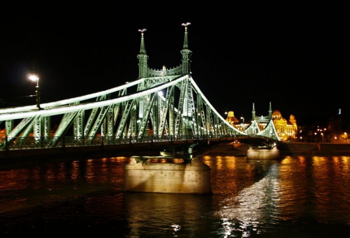 podul-libertatii-din-budapesta_qfuy