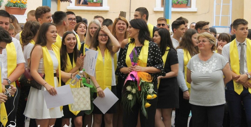 dealer Inspiration sweet Cea mai veselă festivitate de absolvire a fost la Colegiul „European”  Economic! | Foto – Special Arad · ultimele știri din Arad