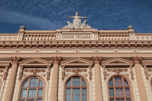 Topul unităților de învățământ din județul Arad, pe tot anul școlar. „Moise Nicoară” rămâne pe primul loc!