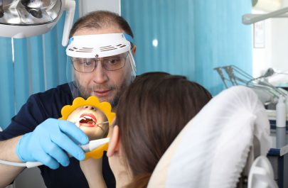 Cabinet dentist Razvan Purcarea, Arad, Romania. Foto: Sebastian Tataru