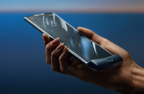 Viitorul telefon pliabil Motorola RAZR 2 poate avea un ecran de 67 inch