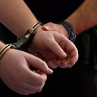 Tâlhărie calificată la Arad. Victimă a fost lovită în cap și deposedată de cardul bancar