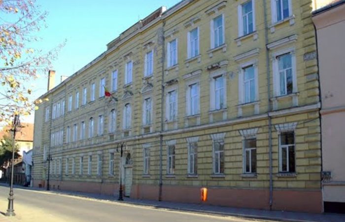Liceul „Sever Bocu” din Lipova, închis în urma confirmării a trei cazuri Covid-19! În două clase de la Liceul „Csiky Gergely” au fost suspendate cursurile