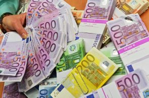 euro teanc de bani