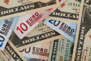 Cursul Euro A Revenit Peste 4 92 Lei Special Arad Ultimele È™tiri Din Arad