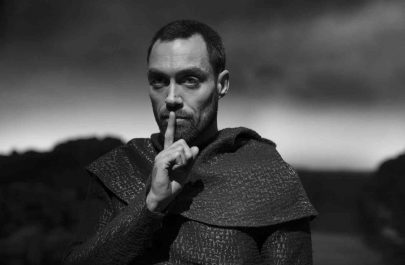 The-Tragedy-Of-Macbeth-Cast-Apple-TV-Plus-Alex-Hassell-Ross vaguevisages com
