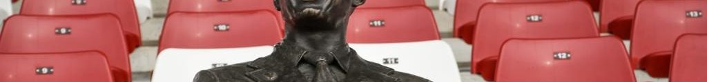 statuie Francis Neuman - UTA - Bătrâna Doamnă