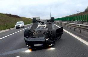 masina rasturnata autostrada a1