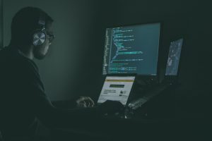 Înșelătorii și Fraude Online - jefferson-santos-9SoCnyQmkzI-unsplash