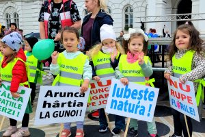 Ziua Europei, sărbătorită de preșcolarii grădinițelor P.P. „Bambi” și P.P. „Furnicuța” printr-un marș al „Micilor Ecologiști”