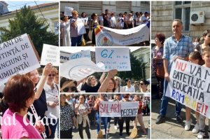 protest pichetare profesori prefectura arad