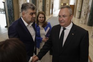 POLITICIENI