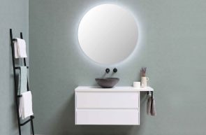 oglindă în baia ta