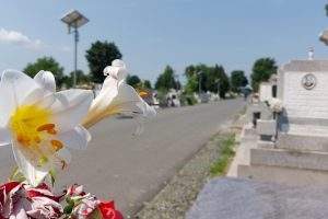 cimitirul pomenirea coroane