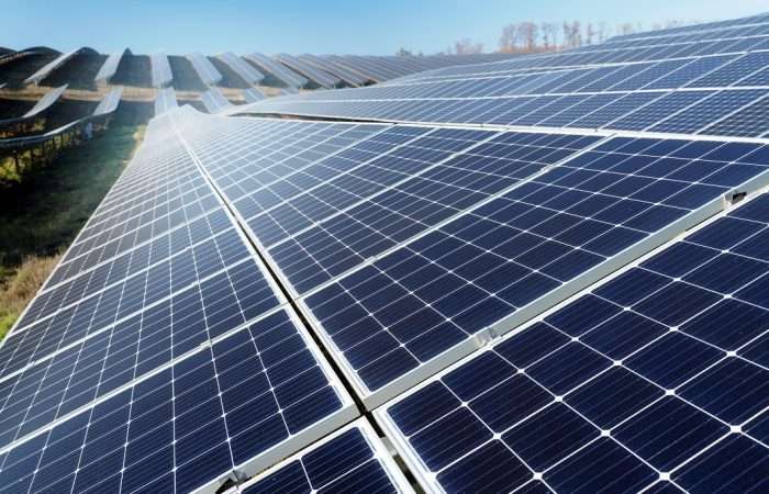 Cel mai mare parc fotovoltaic din UE, care se construiește în județul Arad, are deja un contract pe 15 ani cu Transelectrica