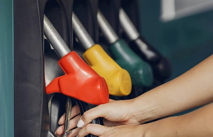 Motorina, sub 10 lei la Petrom după reducerea accizei. România rămâne printre țările cu prețuri ridicate