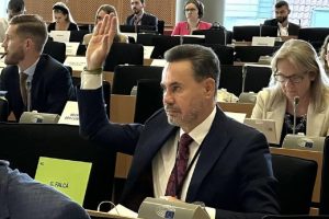 Factura Orange a europarlamentarului Falcă