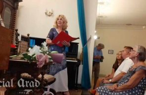 Lucia Bibart recital de poezie la Casa Pianului 1