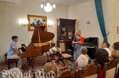 Lucia Bibarț recital de poezie la Casa Pianului (4)