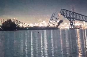 Un pod de 2,5 km din Baltimore s-a prăbuşit după ce a fost lovit de o navă - Video