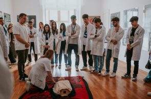 O nouă ediție MediCamp la Castelul din Macea, organizată de Liga studenților UVVG
