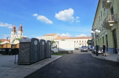toalete ecologice Piata Catedralei