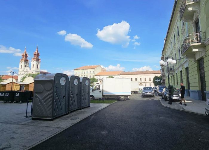 toalete ecologice Piata Catedralei