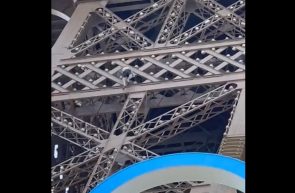 barbat escaladat turnul eiffel