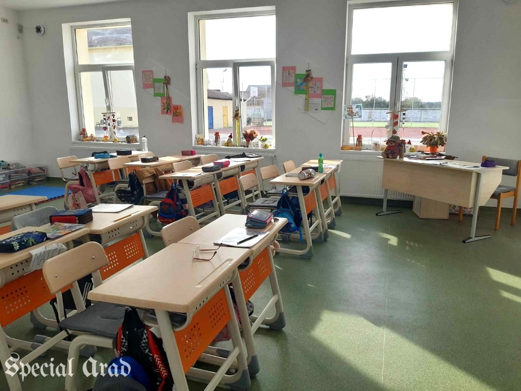 Poza pentru articolul Peste 30 de școli din nouă județe, printre care și Arad, și-au suspendat activitatea sau au făcut cursuri online din cauza vremii nefavorabile