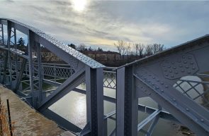 podul metalic Lipova