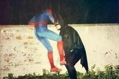 stiri cu batman si superman Trash & Culture