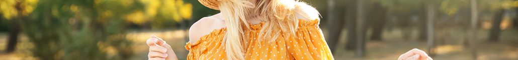 Accesorizarea rochiilor - Cum să completezi o rochie simplă sau elegantă cu bijuterii, genți și pantofi - adobestock_411141936