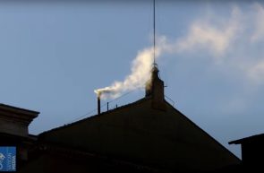 FUM ALB LA VATICAN PAPA CONCLAV