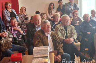 Învățătorii Autoportretul unei generații Lavinia Betea lansare Arad (10)