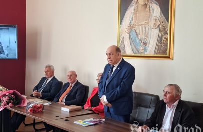 Învățătorii Autoportretul unei generații Lavinia Betea lansare Arad (3)