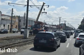 Tramvai deraiat în Micălaca, pe Calea Radnei.webp