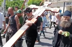 Gigi Becali a dat cu agheasmă și tămâie după marșul LGBT