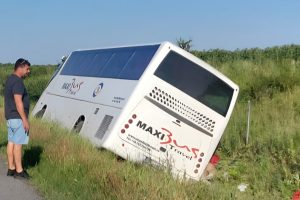 autocar autostradă