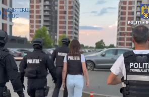 percheziții