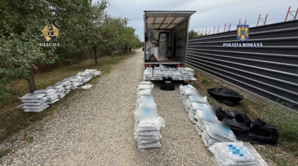 Procurorii din Mureș „lovesc” în Arad. Captură de droguri în valoare de milioane de euro, după un transport mascat din Spania