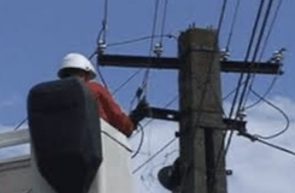 BARBAT ELECTROCUTAT